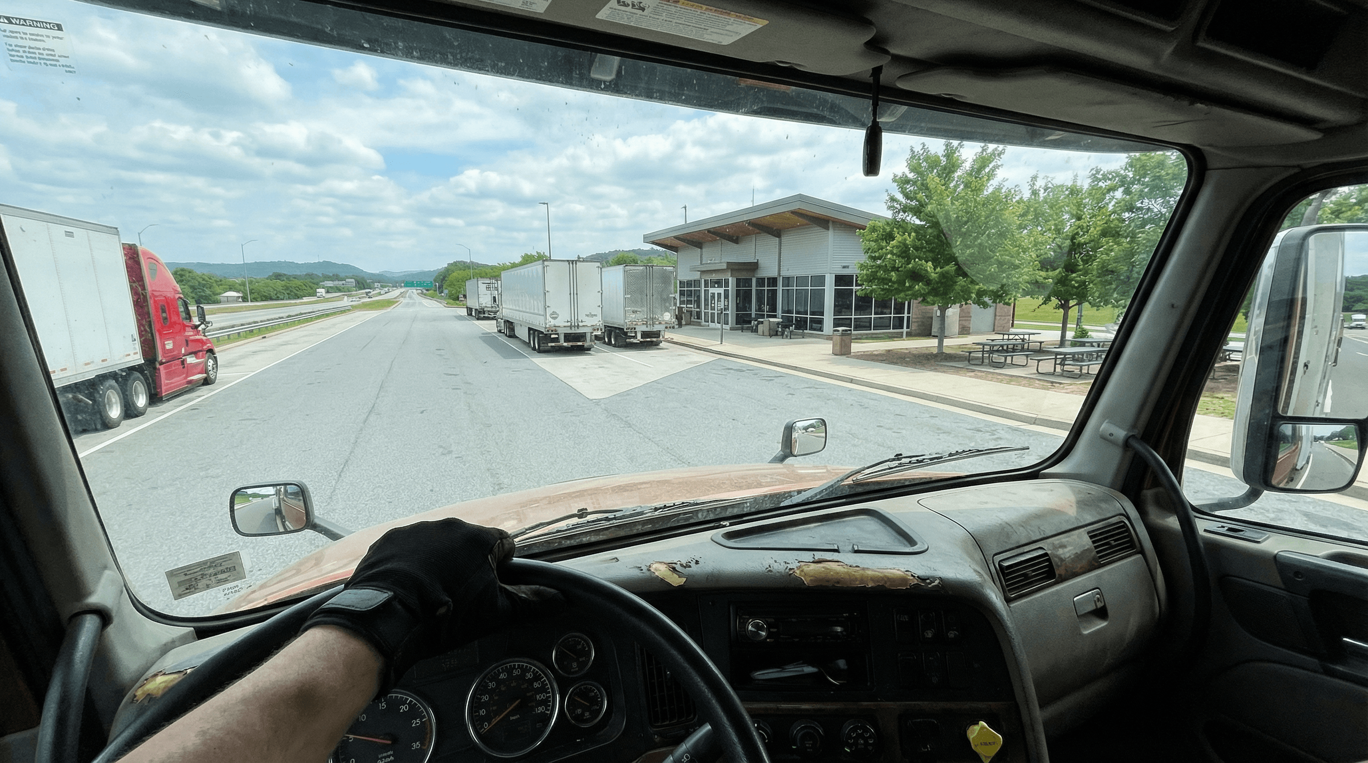 【スポット便】名古屋から東京まで！精密機器の緊急輸送を担当しました